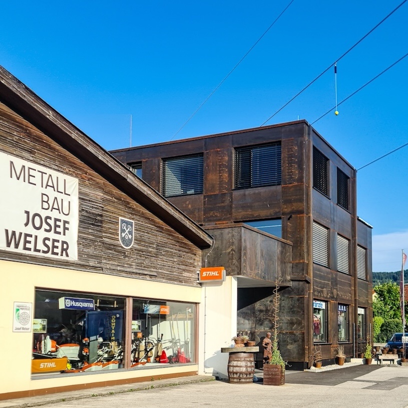 Metallbau Welser in Gresten gebaut von Holzbau Strigl, Foto: Sabrina Gassner